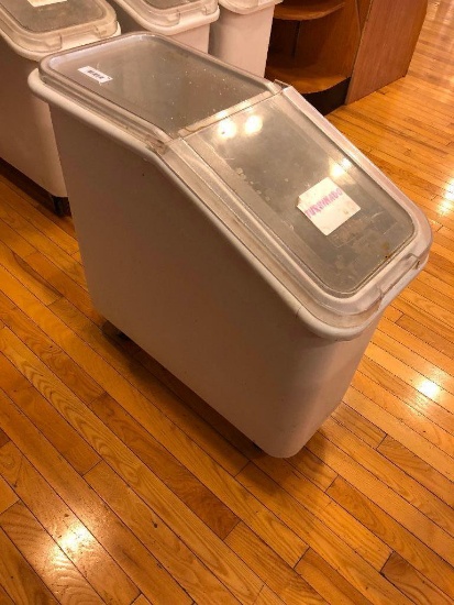 Rubbermaid Ingredient Storage Bins w/ Lids & Casters, 26 Gallon, Large Rolling Ingredient Bins