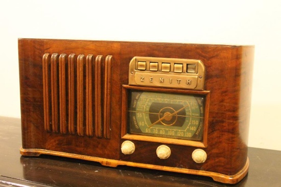 Zenith Model 6S528 Shortwave Broadcast Radio