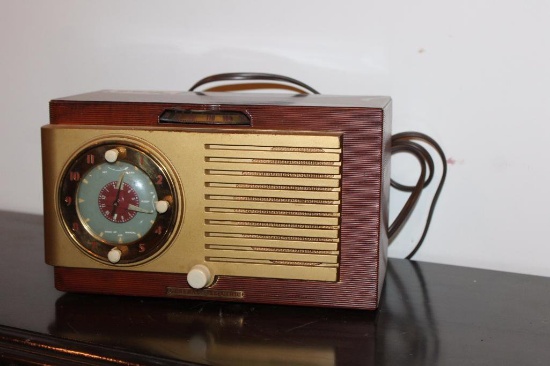 General Electric Model 521F Alarm Clock Radio