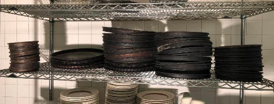 Large Selection or Lot of Deep Dish and Other Pizza Pans