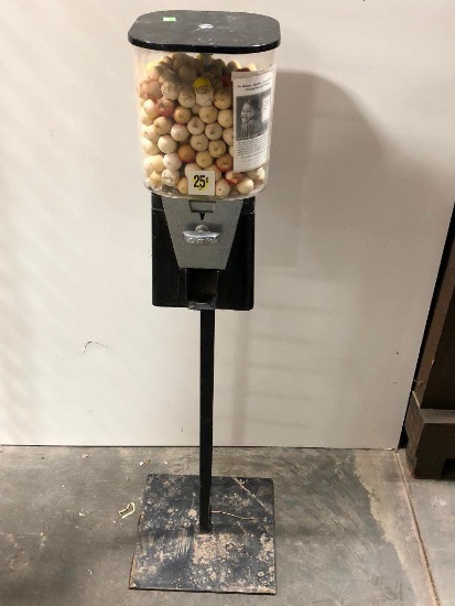 25 Cent Oak Vending Machine on Pedestal