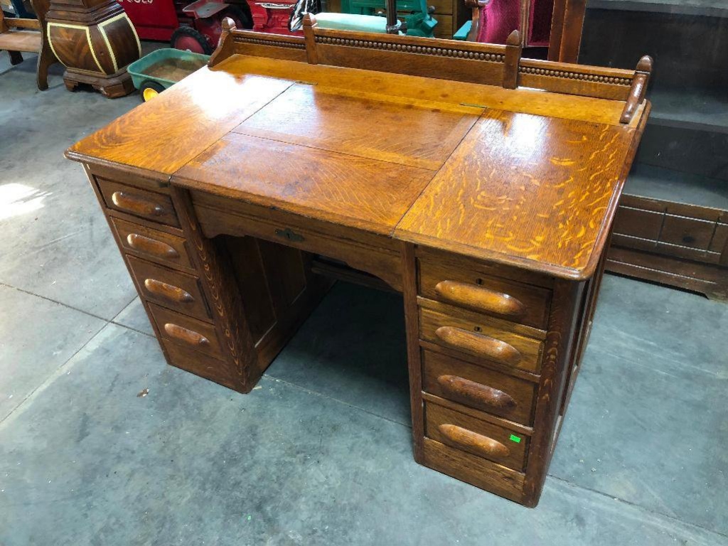 Antique Oak Double Pedestal Desk W Lift Up Center Compartment For