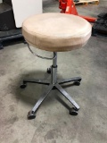 Midmark Operators Stool, SN: S064447, Adjustable Height on Casters