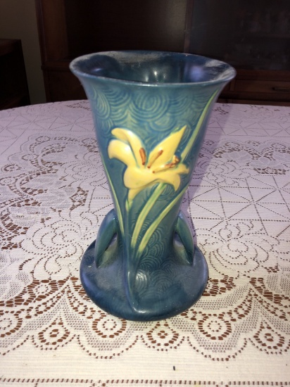 Roseville Pottery Vase USA 136-9"