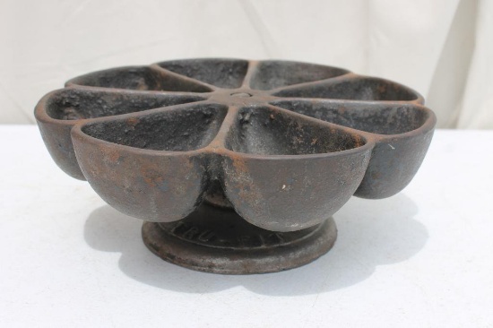 Rotating Cast Iron Cobblers Divided Tray