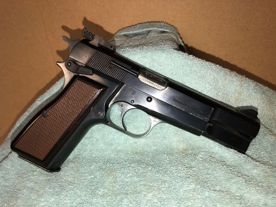 Browning Hi Power .9mm SN: 245PN67630, Manf. 1989