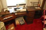 Vintage Singer Model 6235 Sewing Machine and Cabinet