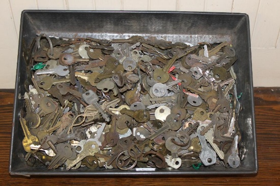 Large Assortment of Older Keys