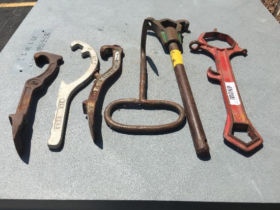 Hose Wrenches And Hooks