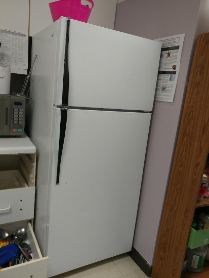 GE Hotpoint 2 Door Refrigerator MN: CTX16CIYCRWH SN: ZM757009