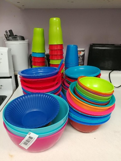 Lot of 20+ Plastic Bowls and Cups