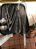 Cooking Utensils: Whisks, Tons, Ladels