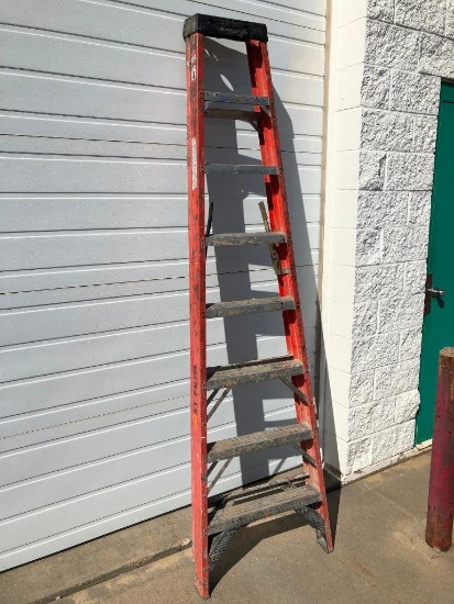 8 Foot Fiberglass Step Ladder