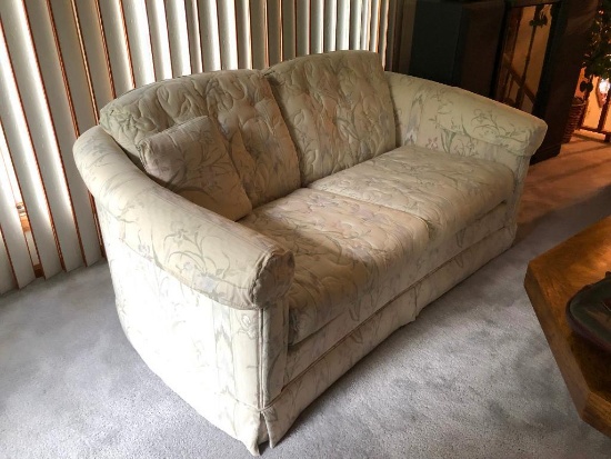 Charles Furniture Company of Council Bluffs Sofa