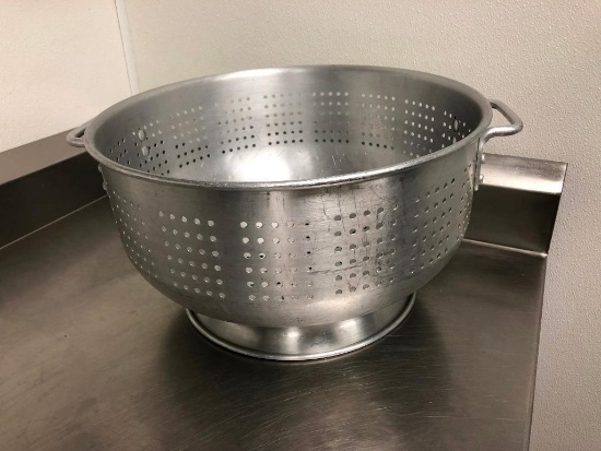 Large Aluminum Strainer or Collender 16in x 9in