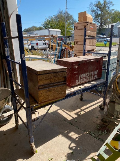 Louisville Single Section Scaffold with Two Onsite Toolboxes and Casters