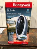 Honeywell Portable Evaporative Air Cooler / Indoor Use (up to 175 ft.)