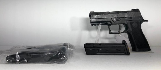 Sig Sauer P320 X-Carry 9mm 17 Round Mag w/ Factory Case & 3 Magazines SN: 58C407663