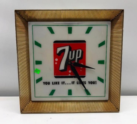 7 Up Plastic Vintage 16" x 16" Electric Clock Untested