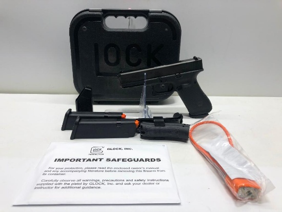 Glock G17 Gen 5 FXD 9mm w/ Factory Case & 3 Magazines SN: BENP027