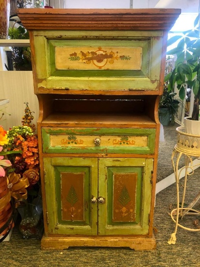 Shabby Chic Distressed Wooden Cabinet, Awesome Paint