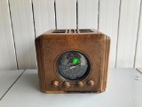 Zenith Long Distance Vintage Radio, Intact, Top Speaker SN: N638676 Made in USA w/ Cord