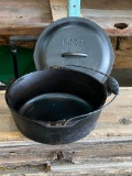 Large Lodge Dutch Oven w/ Lid - Cast Iron