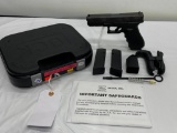 Glock G22 Gen. 4 - .40 Cal. Semi-Auto Pistol, SN: BHEN212 w/ Hardcase, 3 Mags, Manual, NEW