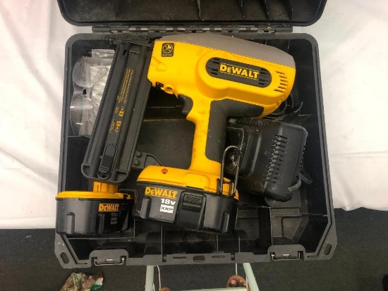 DeWalt DC608 Air Nailer