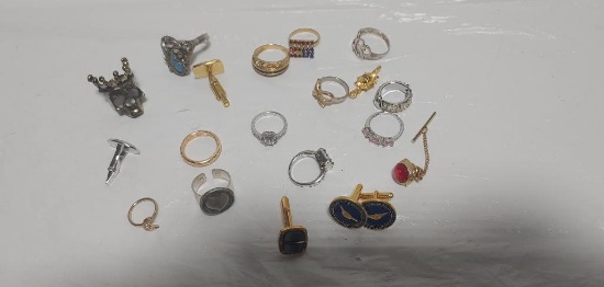 Assorted lot of costume rings