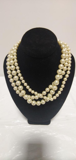 Assorted lot of pearl costume necklaces 5 pcs