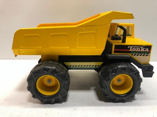 Vintage Tonka Mighty Diesel Dump Truck