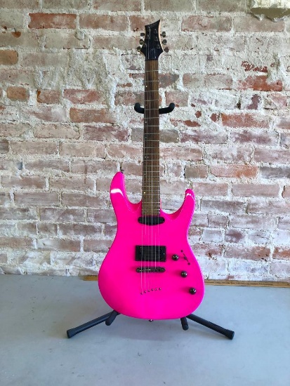 Mitchell Model MD200 Electric Guitar, Pink Love Squirrel 369