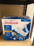 Sunbeam 6-Speek Mixmaster Hand Mixer