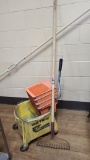 Rubbermaid Utility Cart 18in x 31in x 36in