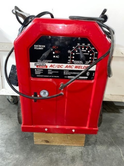 Lincoln Electric AC/DC Arc Welder - Very Clean, Like New Model: AC/DC 225/125