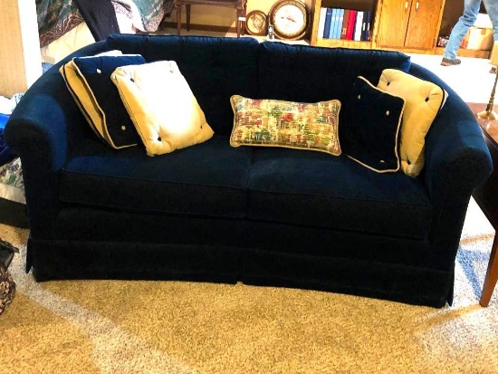 Sofa, 2 Cushion, Clean