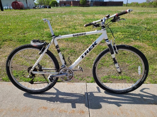 Trek Mountain Bike ZX Zero Excess Aluminum, Rock Shox, Shimano Components, 26in Tires