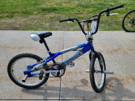 Mongoose Outer Limit Freestyle Kids Bike, Rotor, Pegs, 20in Tires Model: R1954WMKT