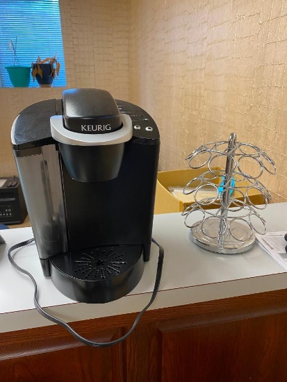Keurig Model K40 Single Cup Brewing System Coffee Maker & Chrome K-Cup Rack