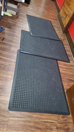 (3) Anti-Fatigue Rubber Bubble Mats - Black 3' x 4'