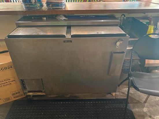 Perlick Model BC48SS Glass Chiller / Reach-In Beer Cooler