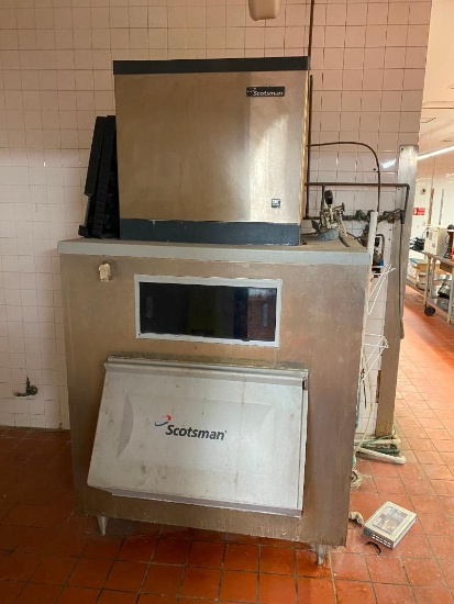 Scotsman 910lb Ice Maker CM3 Water-Cooled Nugget Style Ice Machine - CME1056WS-32H w/ Scotsman