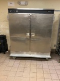 Cres Cor Model: 0671 164 / B150, Mobile 2-Door Heated Banquet Cabinet - 120V, 1650W