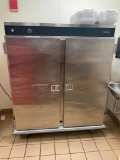 Cres Cor Model: 0671 184 / CCB120A, Mobile 2-Door Heated Banquet Cabinet - 120V, 1650W