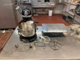 Kitchenaid 6qt, 575 Watt Mixer w/ Bowl & Attachments & Stainless Steel Swivel Stand