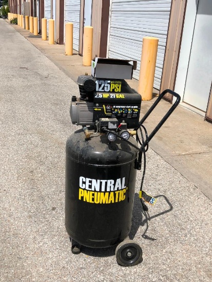 Central Pneumatic 125PSI, 2.5HP, 21 Gallon Vertical Air Compressor
