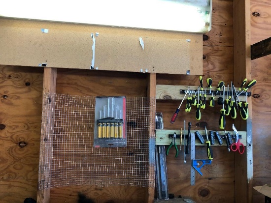 Nice Set of Hand Tools, Screw Driver Sets, Tips, Square, Snips, Bits