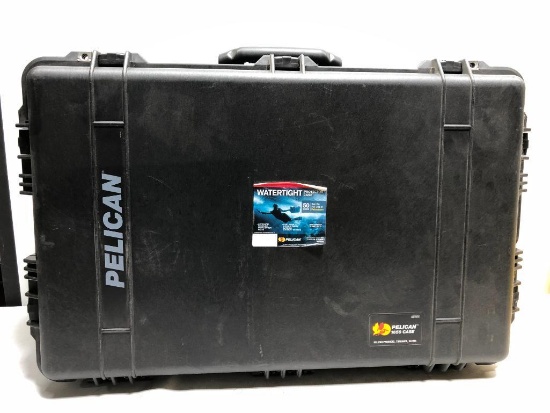 Pelican Watertight Protector Case 50 Sizes 30in x 19in x11in Black w/ 2 Wheels