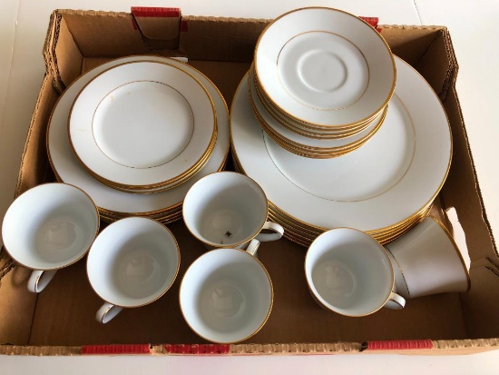 Noritake Heritage China 2892 Dinnerware Set